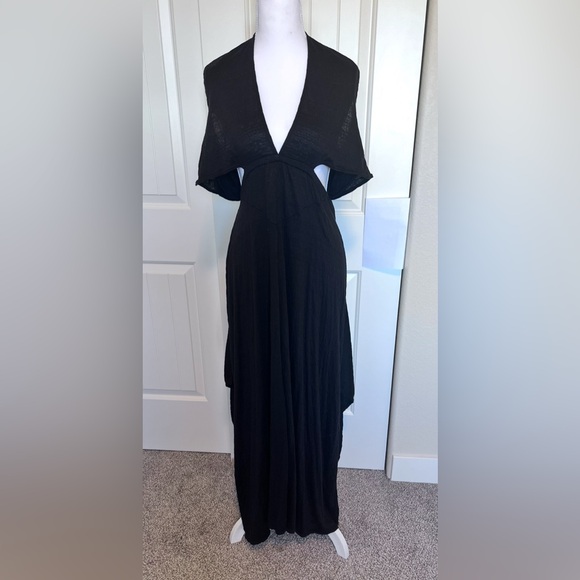Free People Beach Black Dress Deep V Side bottom
slits Cutouts Sz Small - Picture 5 of 12